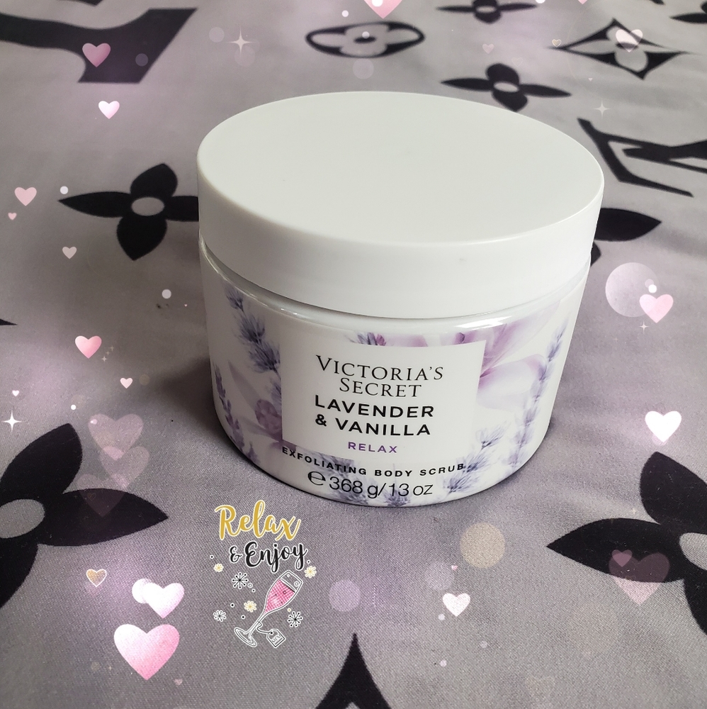 VS ❤ Lavender & Vanilla Body Scrub